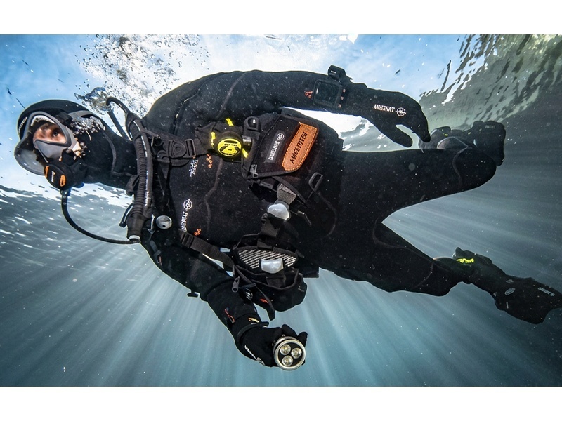Traje semiseco buceo: ¿para qué sirve y cuándo elegirlo?
