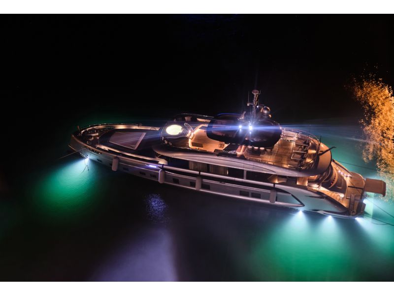 ¿Cuándo deben encenderse las luces de navegación? 