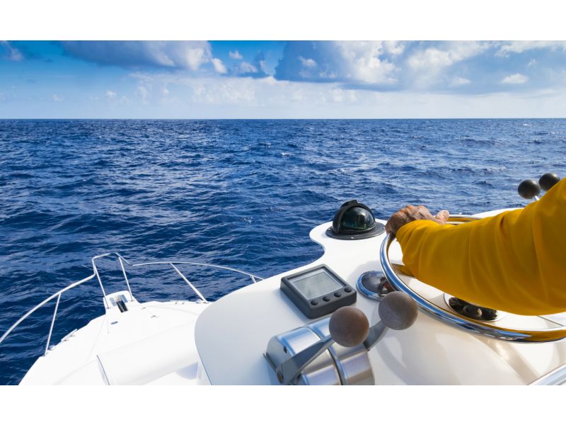 ¿Cuál es la diferencia entre un desconectador de batería y un disyuntor?