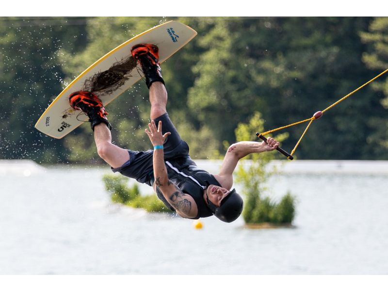 ¿Cómo progresar en el wakeboard?