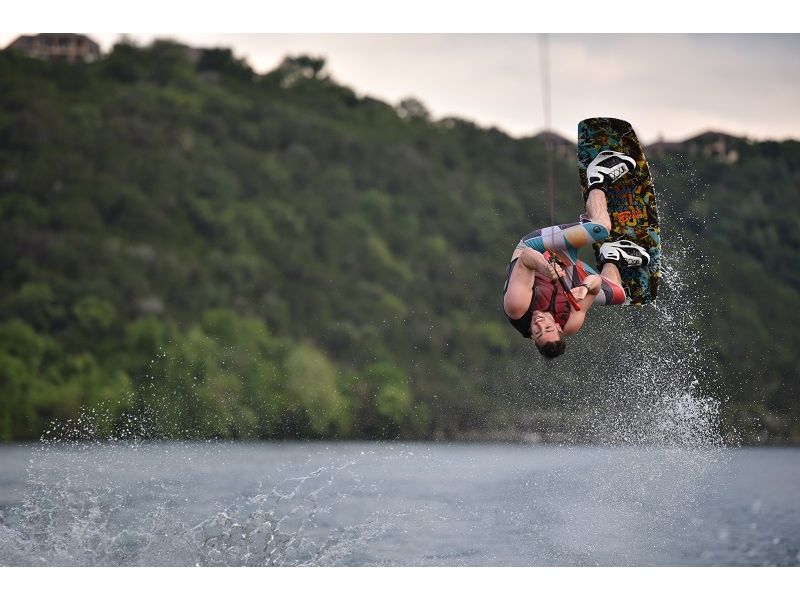 4 técnicas y trucos básicos de wakeboard