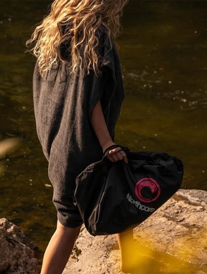 Poncho y Bolsa estanca Northcore Poncho y Bolsa estanca Northcore