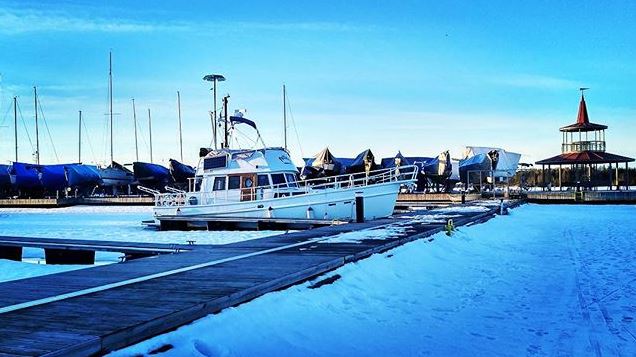 lancha durante invierno