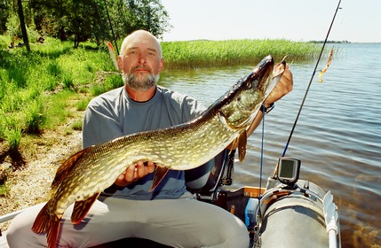 P&ecirc;cheur fier de sa prise
