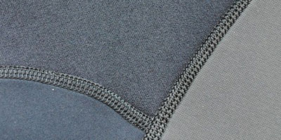 Traje de surf sin costuras bajo los brazos y los hombros